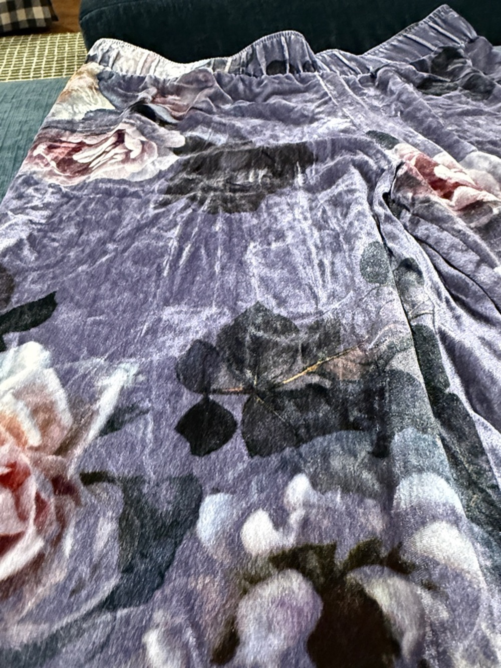Johnny Was Lilac Floral Wide-Leg Silk Blend Velvet Pants - Picture 2 of 4